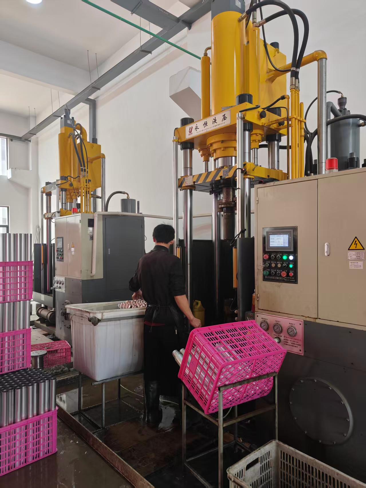 Aluminum Bottle — Factory, image 7